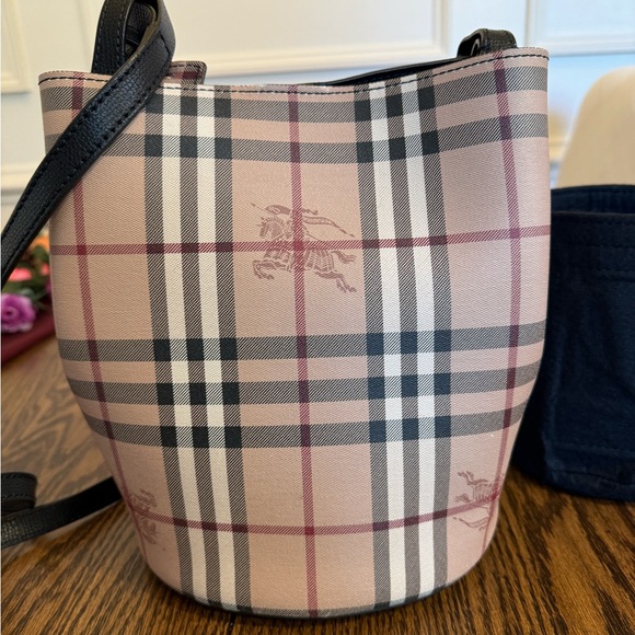 BURBERRY HAYMARKET CHECK COLOURS LORNE BUCKET CROSSBODY - Picture 12 of 14